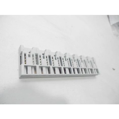 Peigne De Raccordement 8 Modules 63A Pour Disjoncteur Embrochables Districlick XE SCHNEIDER ELECTRIC 16181 1 Peigne De Raccordement 8 Modules 63A Pour Disjoncteur Embrochables Districlick XE SCHNEIDER ELECTRIC 16181