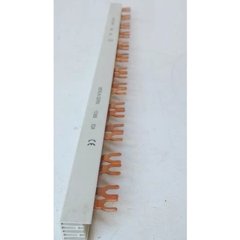 SCHNEIDER ELECTRIC Peigne De Répartition 24 Modules 4P Languette 10mm² 63A Pour Modulaire BUSBAR LINERGY SCHNEIDER 10368 1 SCHNEIDER ELECTRIC Peigne De Répartition 24 Modules 4P Languette 10mm² 63A Pour Modulaire BUSBAR LINERGY SCHNEIDER 10368