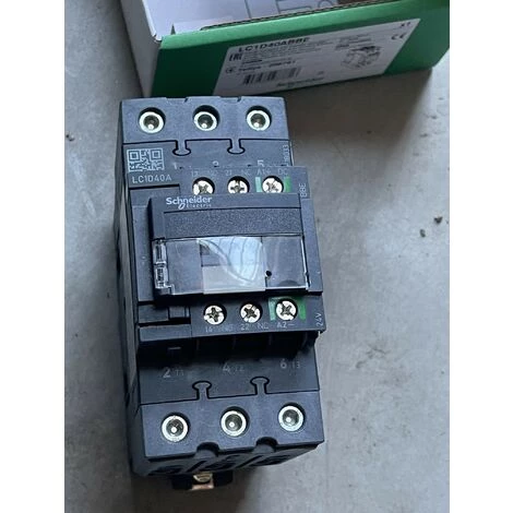SCHNEIDER ELECTRIC Contacteur 40A 3P Contact 3F (3NO) Courant 440V AC-3 Bobine 24V CC TeSys D SCHNEIDER LC1D40ABBE 2 SCHNEIDER ELECTRIC Contacteur 40A 3P Contact 3F (3NO) Courant 440V AC-3 Bobine 24V CC TeSys D SCHNEIDER LC1D40ABBE – Image 2