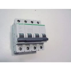 SCHNEIDER ELECTRIC Disjoncteur 32A 4P Courbe C 20kA C60L MULTI9 (remplacé Par A9F94432) SCHNEIDER 25453