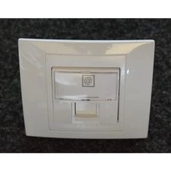 SCHNEIDER ELECTRIC Prise Réseau RJ45 Cat5E UTP Grade 1 Téléphonique Blanche Design Avec Support 2M Et Plaque UNICA