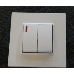 SCHNEIDER ELECTRIC Poussoir Lumineux + Poussoir 16A Encastré Blanc Polaire Complet Avec Support Et Plaque ALTIRA SCHNEIDER