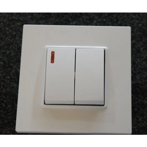 SCHNEIDER ELECTRIC Poussoir Lumineux + Poussoir 16A Encastré Blanc Polaire Complet Avec Support Et Plaque ALTIRA SCHNEIDER 1 SCHNEIDER ELECTRIC Poussoir Lumineux + Poussoir 16A Encastré Blanc Polaire Complet Avec Support Et Plaque ALTIRA SCHNEIDER