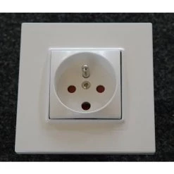 SCHNEIDER ELECTRIC Prise 2P+T 16A à Détrompage Mécanique Blanc Polaire Complet Avec Support Et Plaque ALTIRA SCHNEIDER