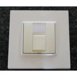 SCHNEIDER ELECTRIC Prise RJ45 Cat5E FTP Blanche Avec Porte-étiquette Encastré Complet Avec Support Et Plaque Altira SCHNEIDER ALB45315