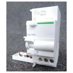 SCHNEIDER ELECTRIC Bloc Differentiel 25A 3P Protection 300mA Type A Si Instantané 230V Clario Vigi IDPN SCHNEIDER A9N21704