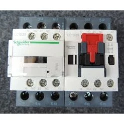 SCHNEIDER ELECTRIC Contacteur Inverseur 3P AC 3 440V 25A Bobine 110Vca TeSys LC2D SCHNEIDER LC2D25F7