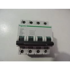Disjoncteur 0.5A 4P Courbe C 10kA C60N (remplacé Par A9F77125) MULTI9 SCHNEIDER ELECTRIC 24064