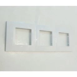 SCHNEIDER ELECTRIC Plaque Triple Blanche 3 Postes 3X2 Modules Verticale Entraxe 71mm UNICA