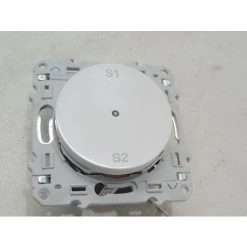 SCHNEIDER ELECTRIC Commande Centralisée Générale Blanche 4 Groupes 3 Fils Pour éclairage Ou VR PlusLink ODACE SCHNEIDER S520564